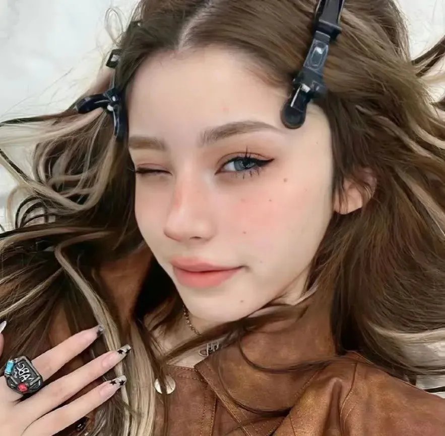 女猎鹰人